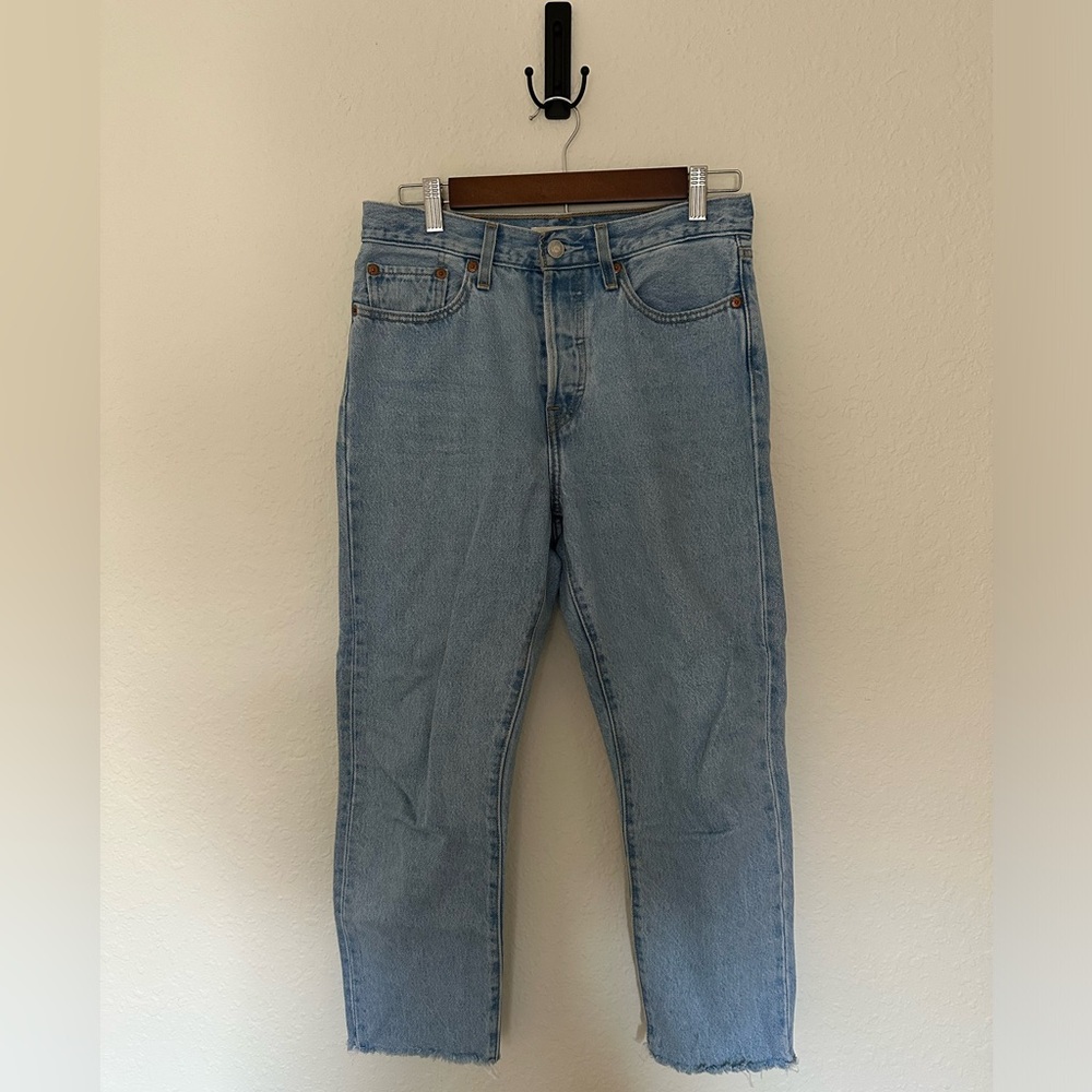 LEVI’S Wedgie Straight Denim